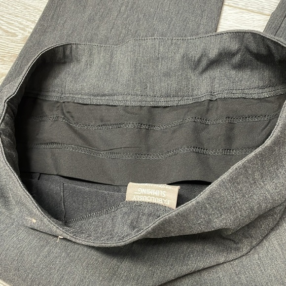 NWOT Fabulously Slimming Perfect Stretch By Chico’s Charcoal Pull On Pants 6P - Picture 15 of 16